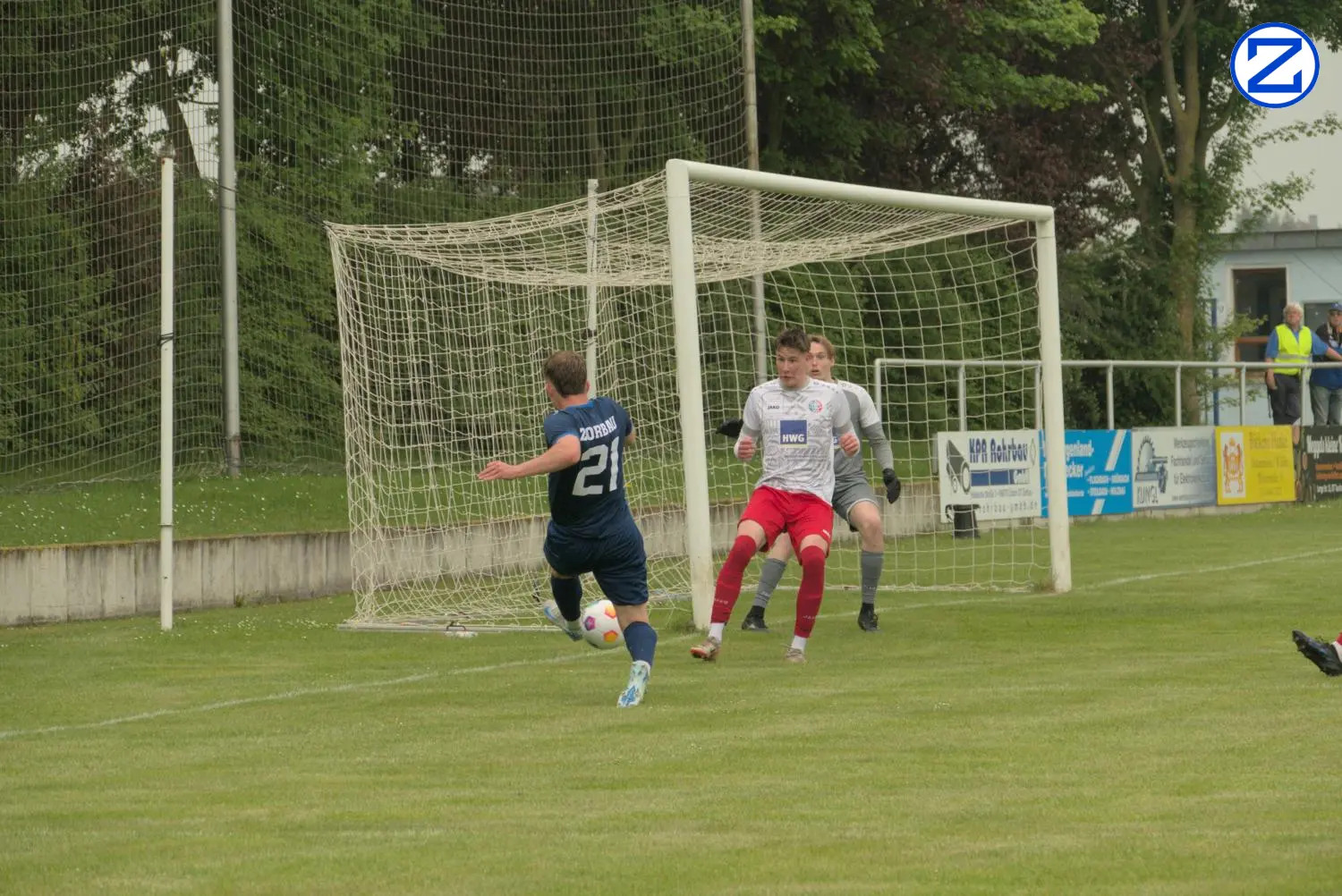 Bild: SV Blau-Weiß Zorbau - VfL 1896 Halle 1:3 (0:0) - Vfl Halle002